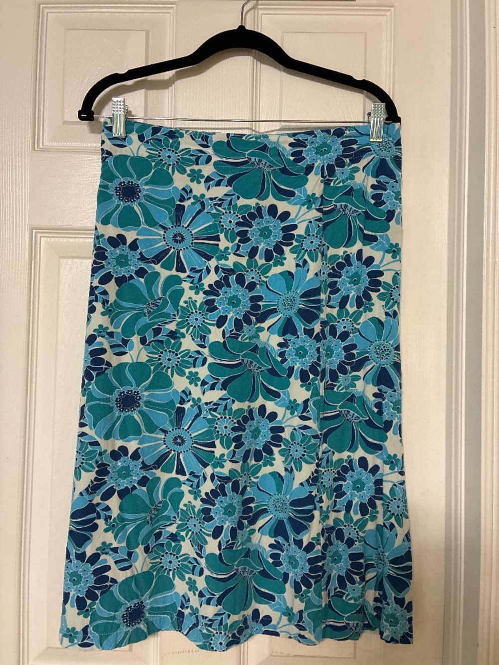 Flowy summer print skirt